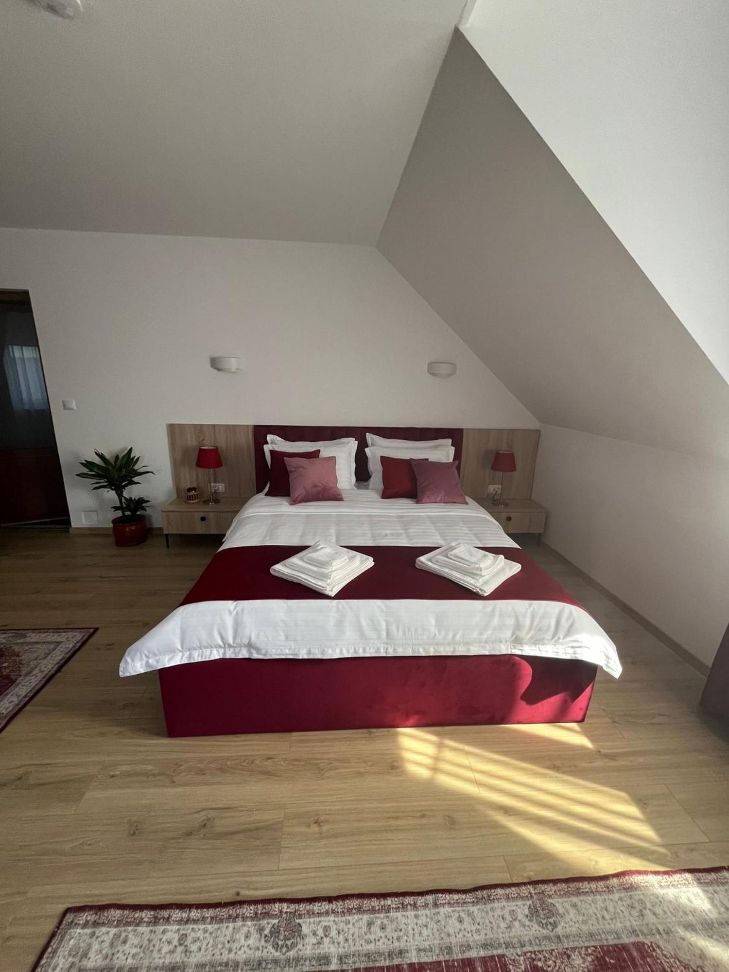 Hotel Kilometru108 Leordina Esterno foto